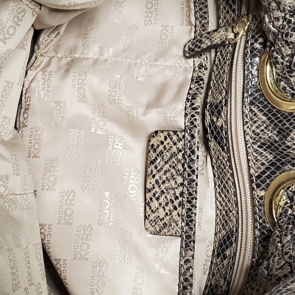 Michael Kors python hobo bag - Picture 3 of 3